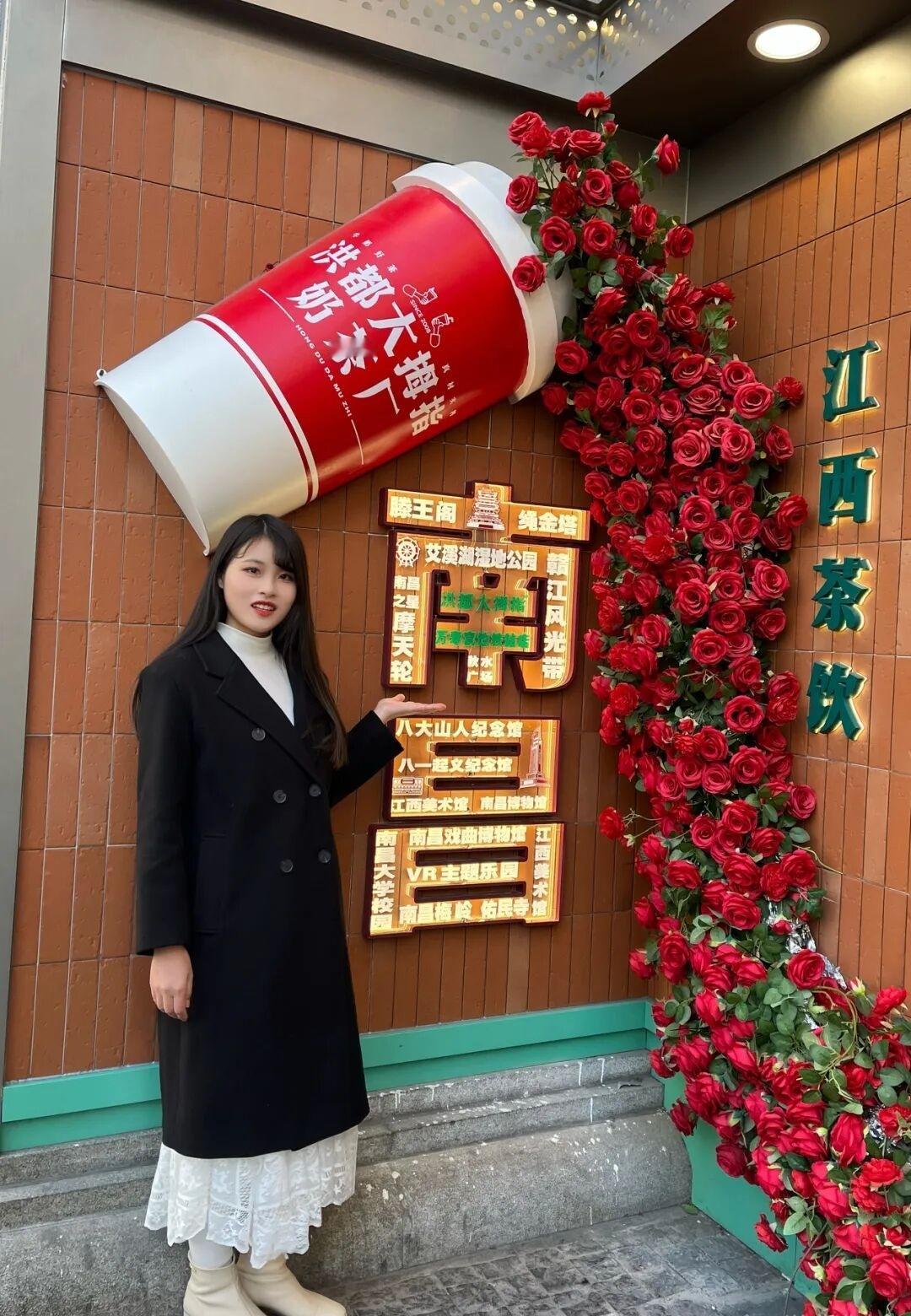 【“小照片”催生“大市场”】南昌旅拍火遍全网！英雄城古今风华太绝了
 
谁刷到南