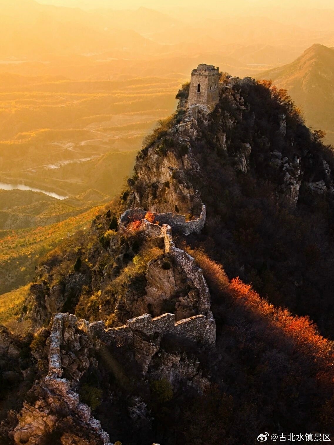 以热忱赴晨光，​ 每一步，都坚定；​以坚守赴远方，​ 每一刻，都闪光。早安，宝子