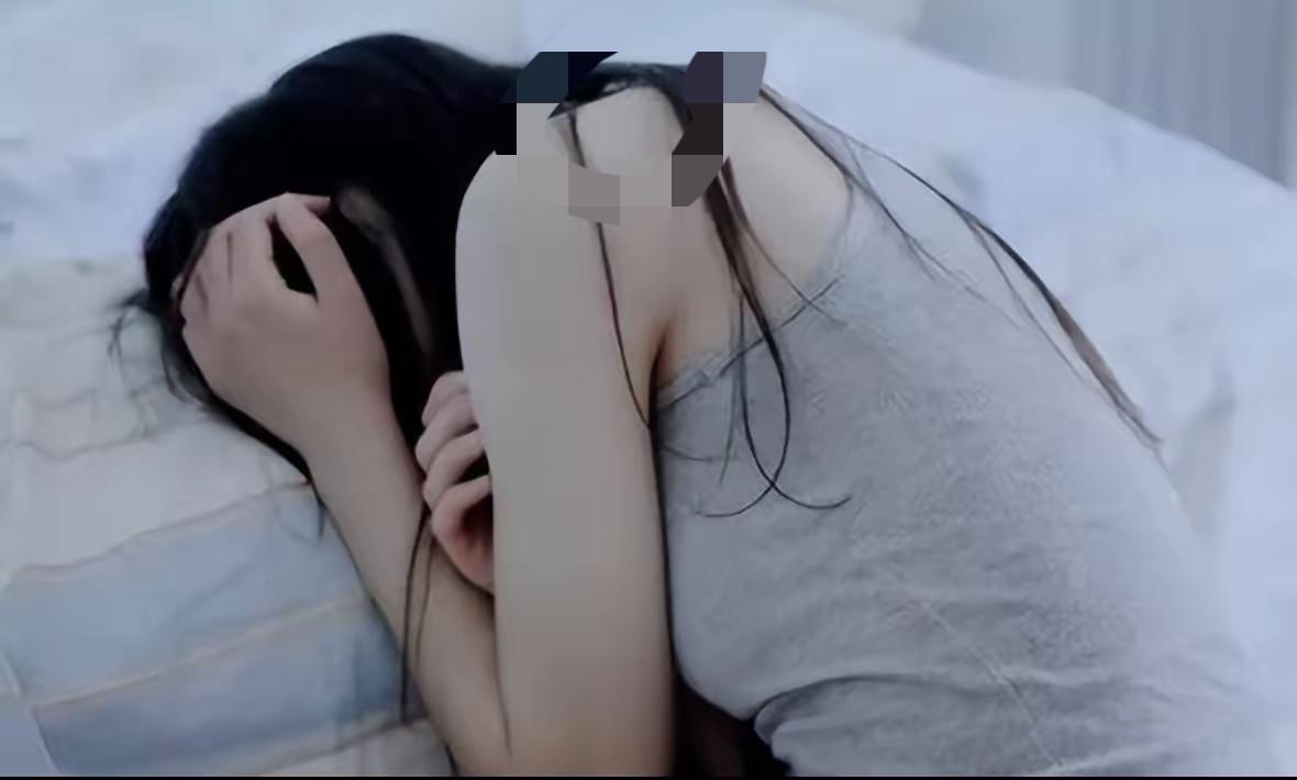 和男朋友的第一次见面，就拉我手，搂我腰，抱我，晚上带我出去玩，去见他朋友，除了他