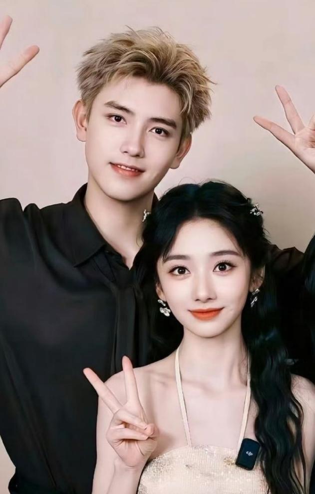 陈飞宇王影璐二搭电影开机！
陈飞宇前几天说要进的组原来是电影，和王影璐二搭，两人