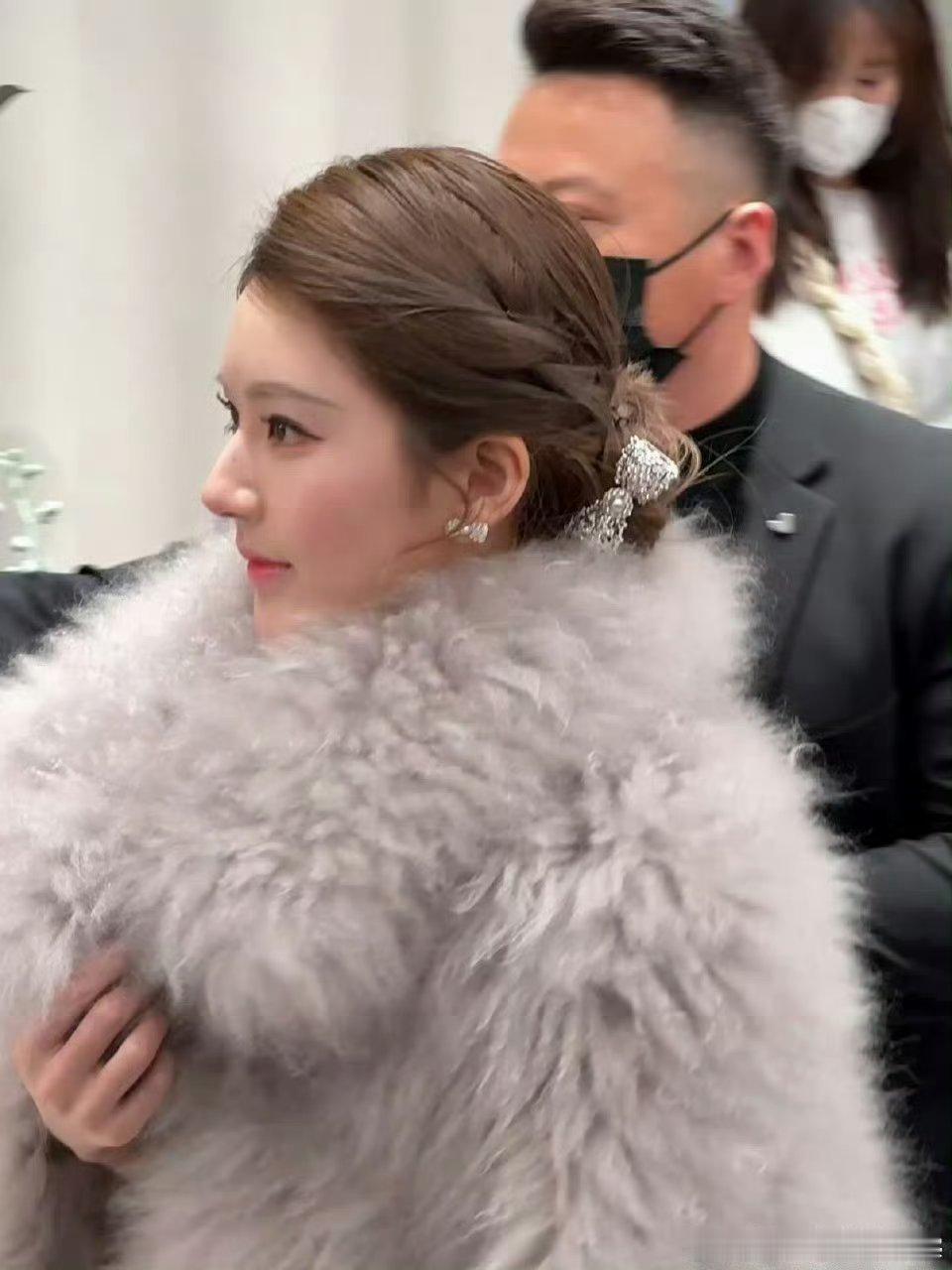 赵露思生图VS精修有区别吗我请问 状态超级好啊迫不及待想看露思星光大赏了 