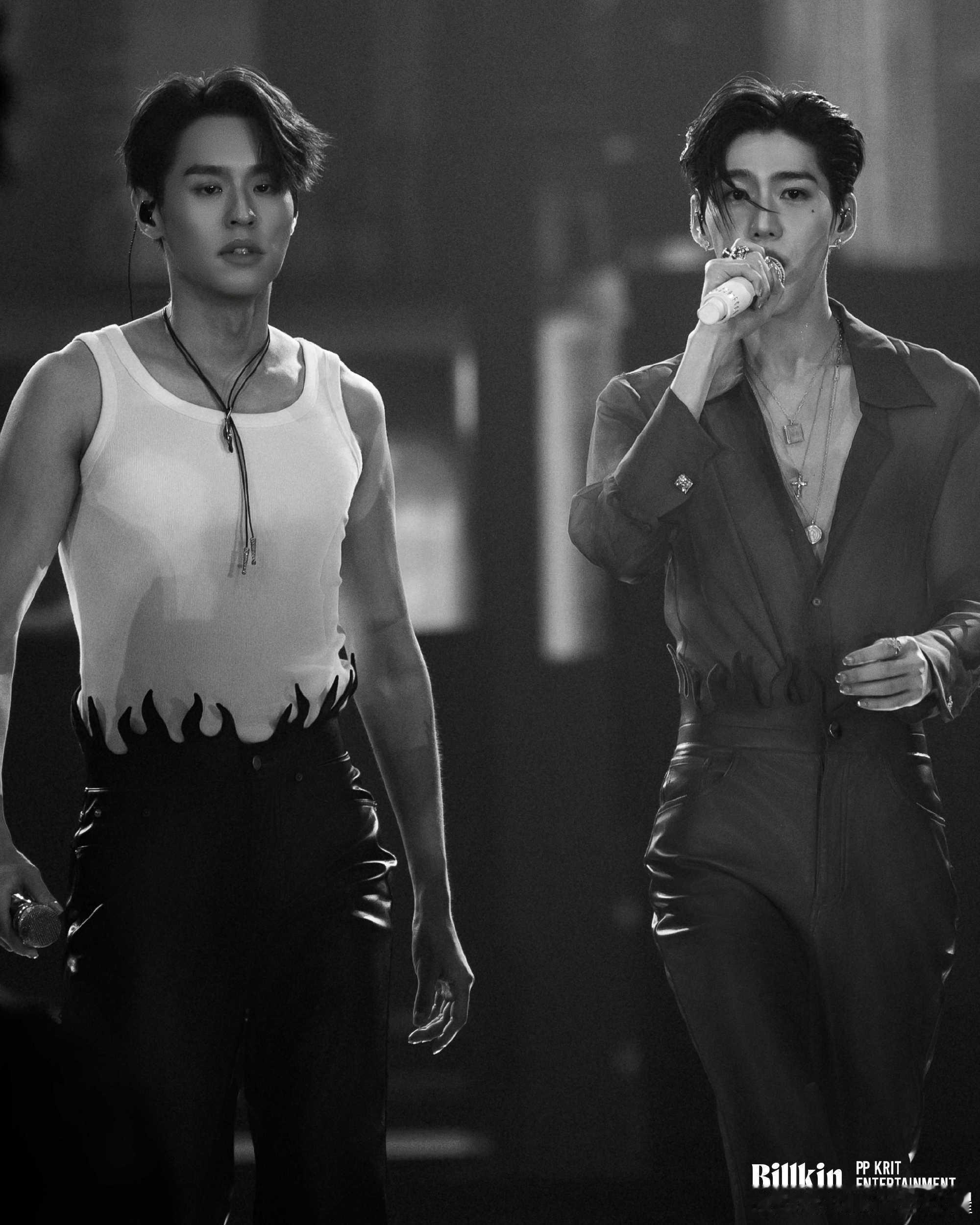 喵娲娲给BKPP送和叶花花玩偶 暖心喵娲娲营业～把软萌乖巧的花花和叶玩偶，当作专