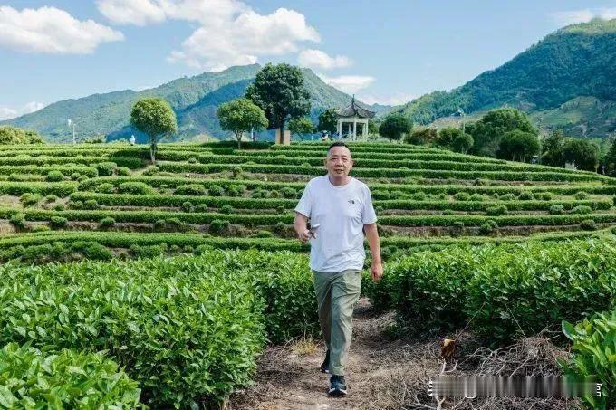 【中国好老板于东来怕员工累，这才是停止企业帮扶的根本原因】

早在一个月之前，胖