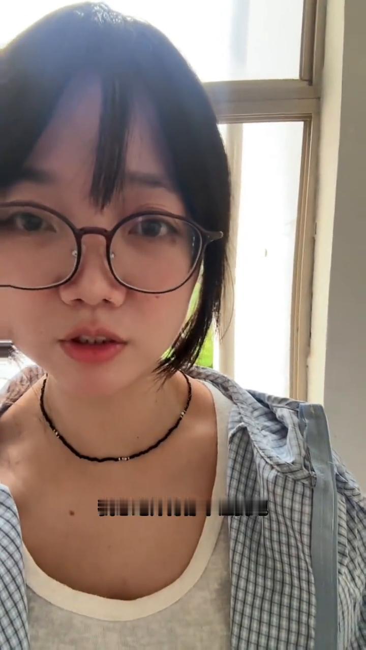 朋友们，今天绿了9K，说实话盘中一度红，我想跑师傅都不让我跑，我现在没有办法，我