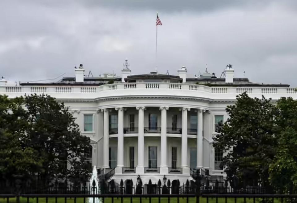 白宫的威严与庄重，见证历史的风云变幻。