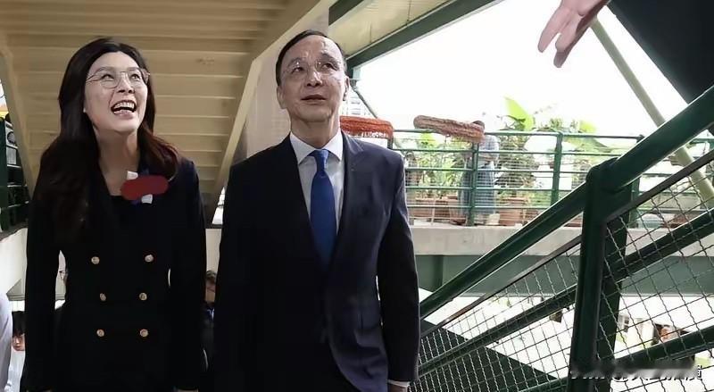 朱立伦组"反郑丽文联盟"？朱营人士：空穴来风

郑丽文这才刚坐上国民党主席的位置