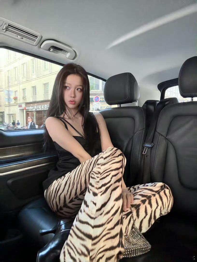 虞书欣这个眼妆好美😍 