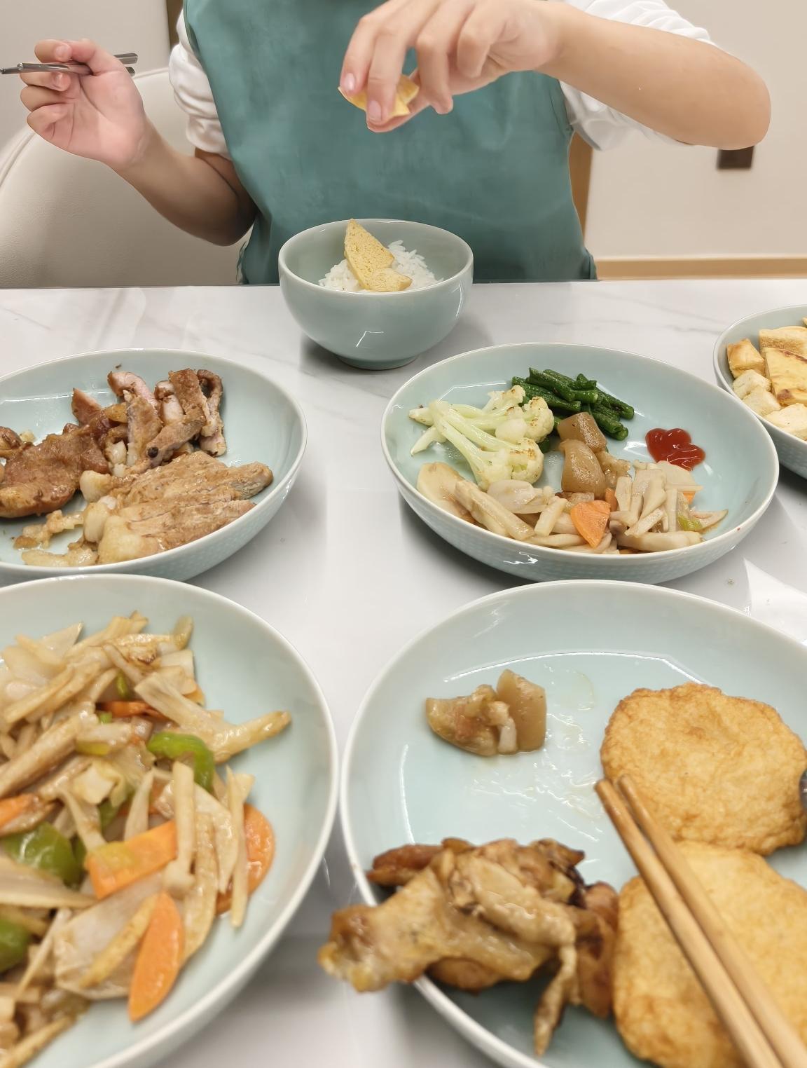 昨晚，儿子特意找我谈了谈。这段日子他不知怎么回事，总觉得我什么事都办不周全，尤其