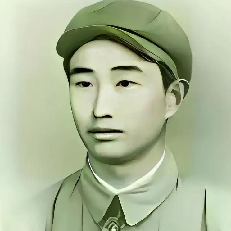 1943年的鲁东山区，秋阳刚爬上山头，八路军64团205连的战士们正围着灶台，准