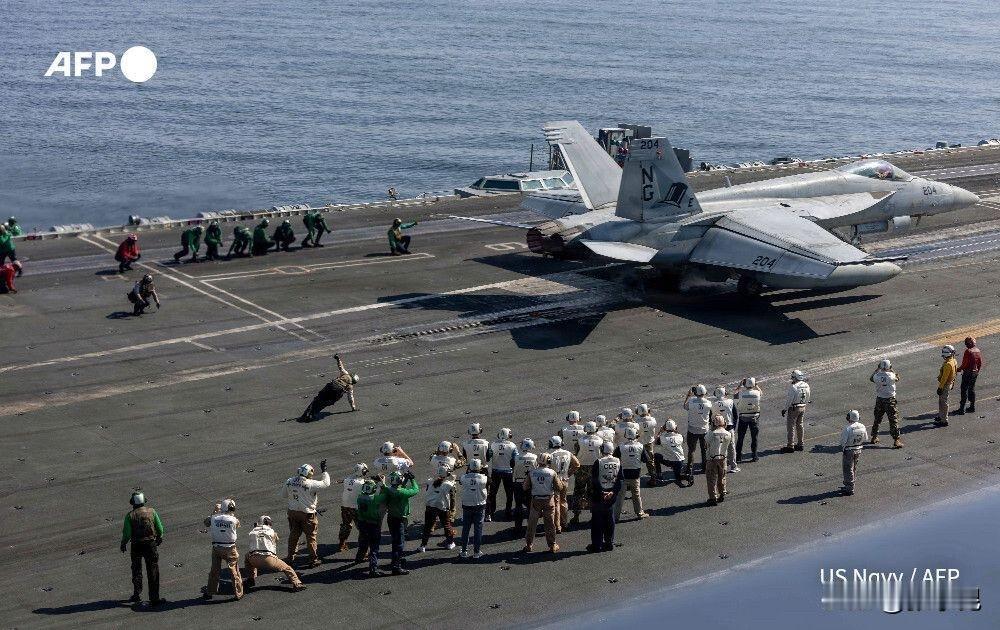 法新社最新消息：美国在中东地区大规模集结海军和空军力量，为可能爆发的伊朗战争埋下