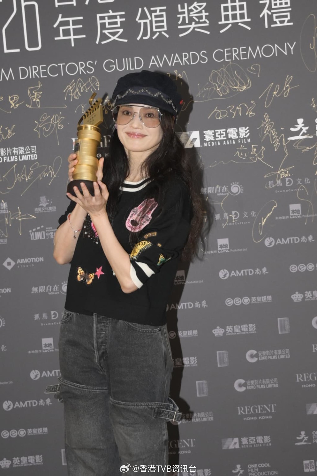 星岛：导演会颁奖典礼2026｜舒淇被刘伟强揭迟到10小时 新晋导演自认唱歌差拒与