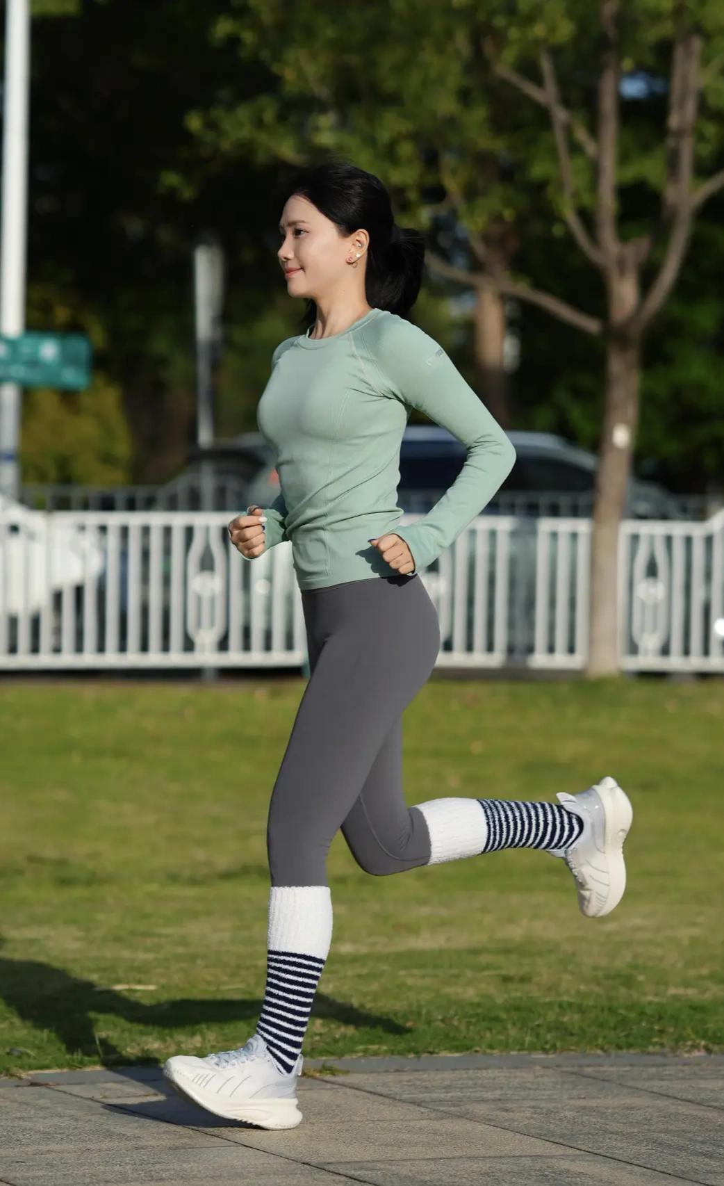 运动对心理的作用可能大于身体
因为运动的时候大脑在强制休息
而且运动后内心极其充