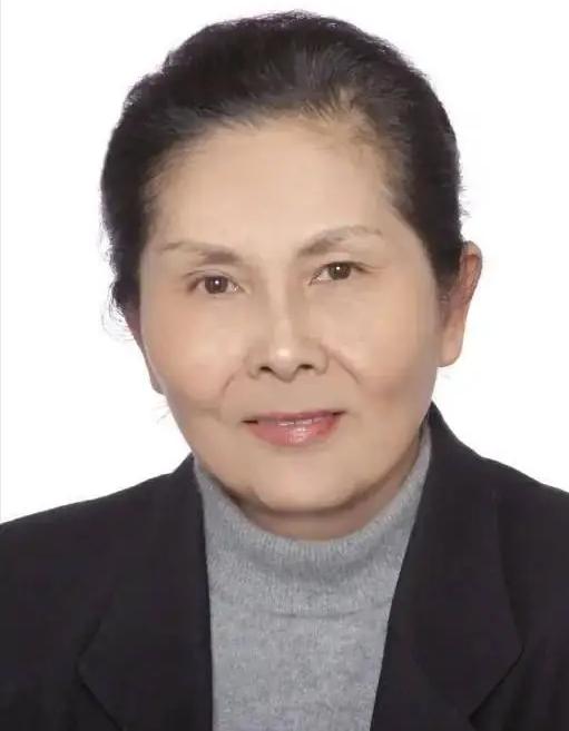 我国顶尖半导体教授李爱珍，申请中科院院士被淘汰，不料 2007 年，她竟然摇身一