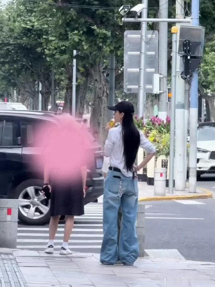 上海街头偶遇Angelababy 这个完全是我女神来的呀Angelababy长发