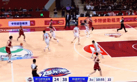 吴前命中三分，邱指导立刻暂停的原因：
北京时间5月9日，浙江与新疆的比赛进行至第