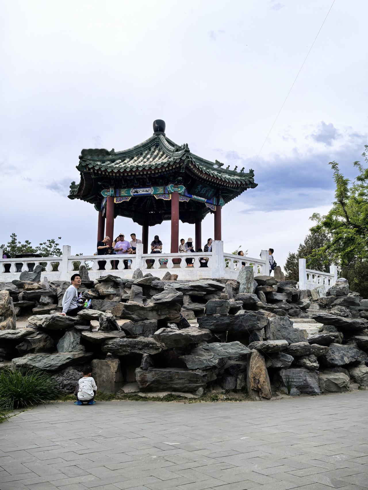 图片日记：2026 年 5 月 10 日
日坛公园