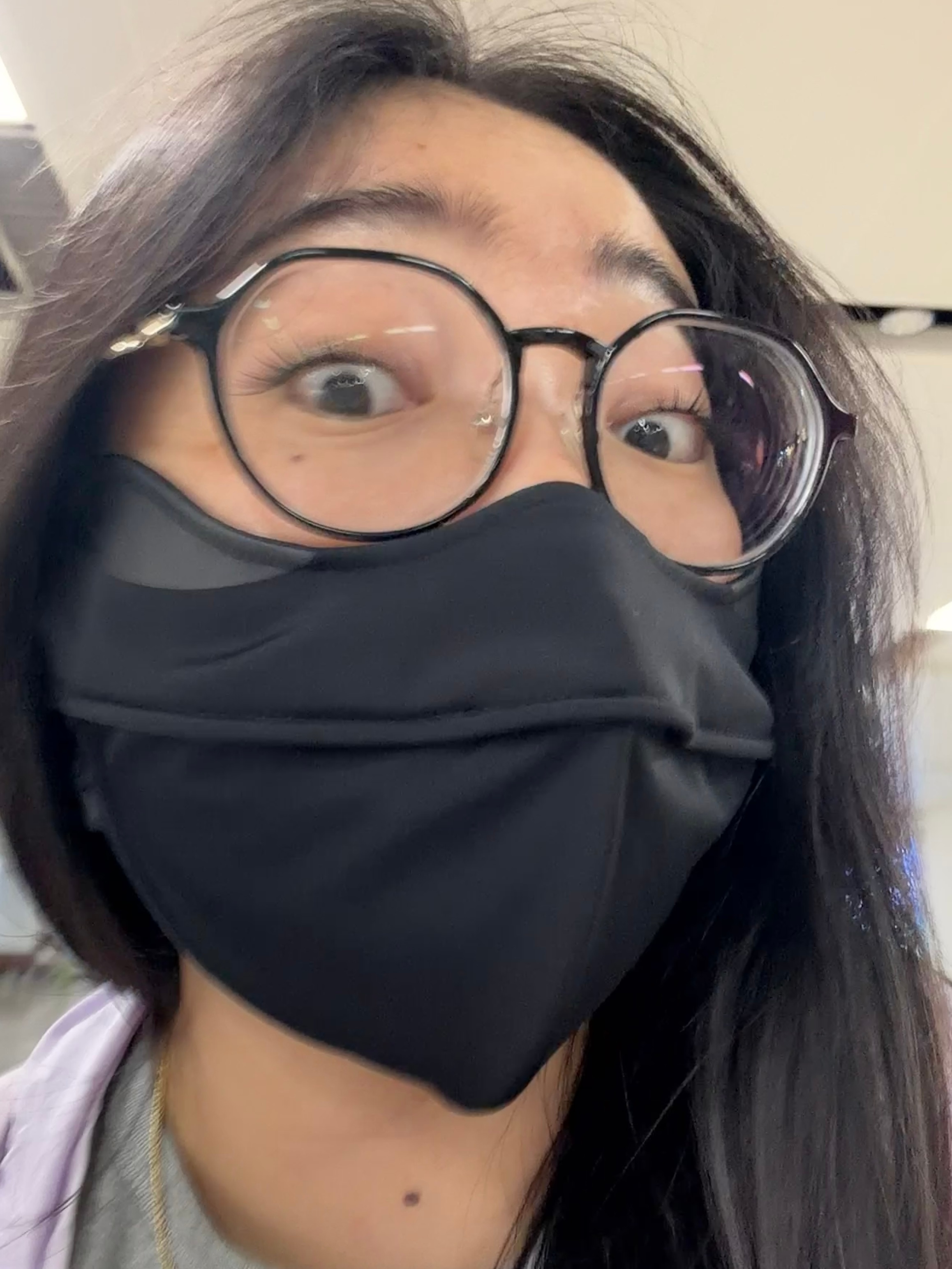 出门前临时贴的假睫毛，现在依旧坚挺 海口·海口美兰国际机场