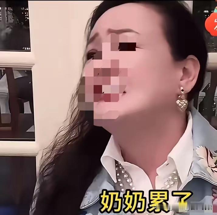 马筱梅终于顺利生产
有网友又开始了

说她的孩子以后
肯定是后起之秀
会跟俩小只