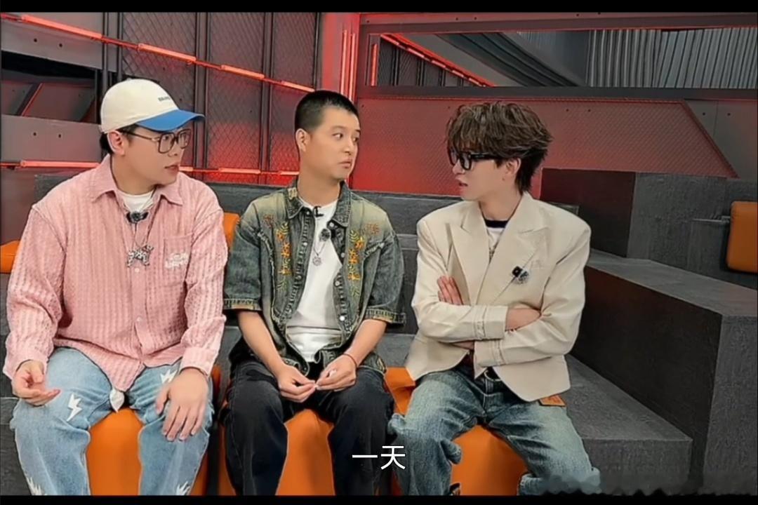 吕严一天胖六斤天才厨人 别人上综艺是消耗，吕严上《天才厨人》是充值。十天发烧掉秤
