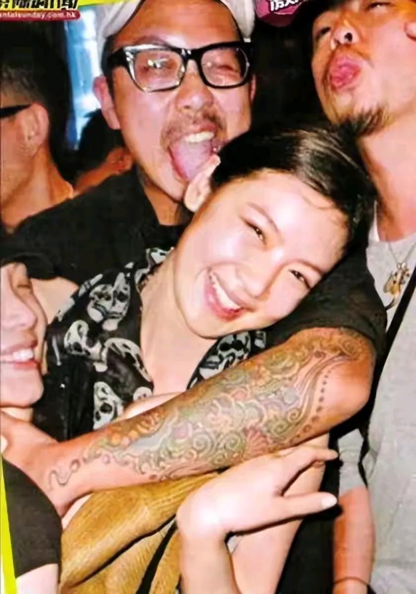 一直认为黎明乐基儿不是一路人，当时还奇怪他们俩怎么就结婚了？果然后来他们还是离了