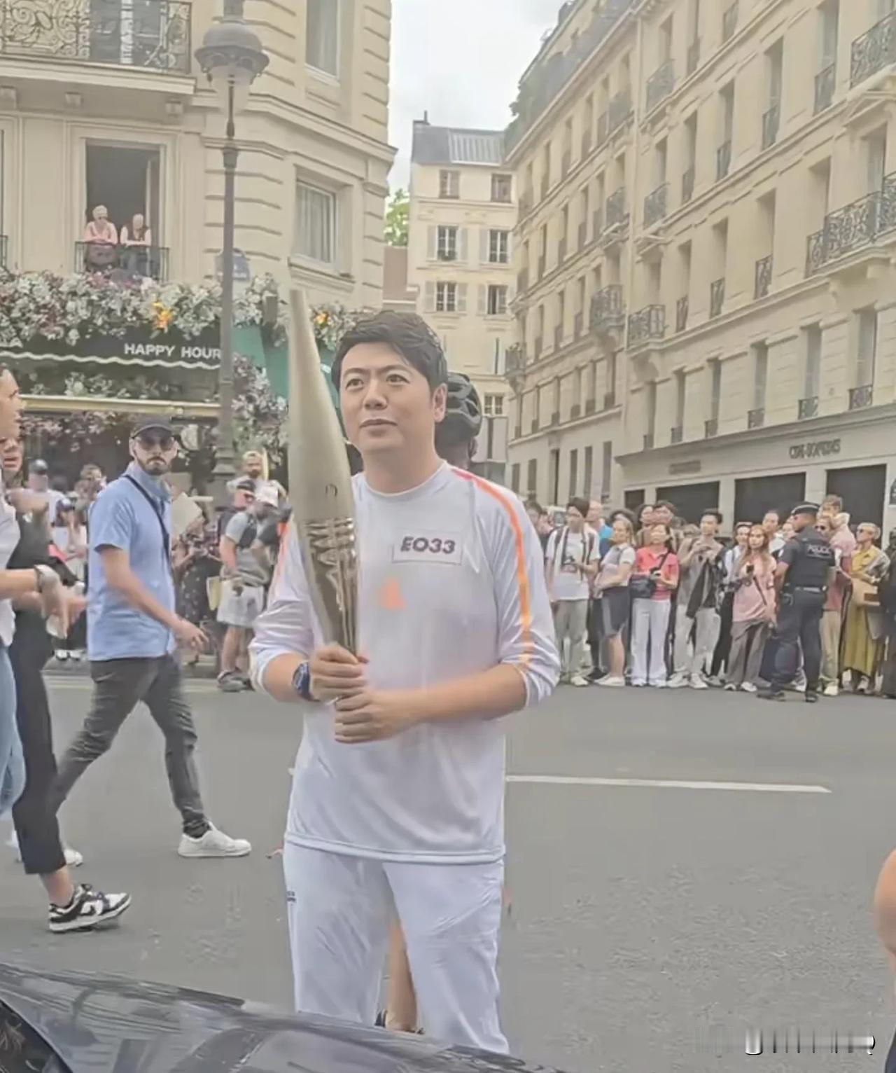 奥运会服装设计的不咋滴，这个和奥运会相关的服饰设计的不错啊！看来还是颜色的问题！