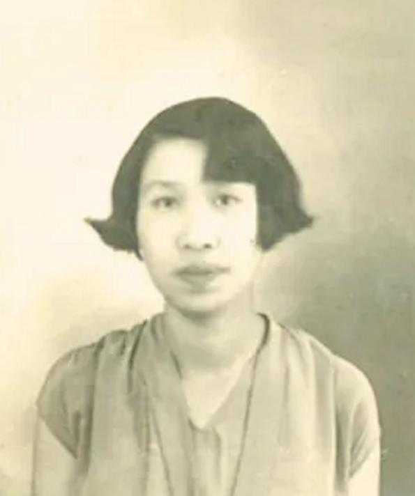 55年周总理途经云南，见到曾经女友，周总理：这是小超的意思

1955年，周恩来