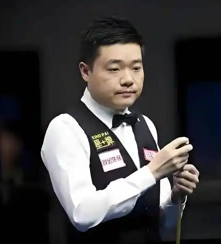 恭喜丁俊晖10：5战胜吉尔伯特晋级世锦赛16强，下一轮将挑战卫冕冠军赵心童。
说