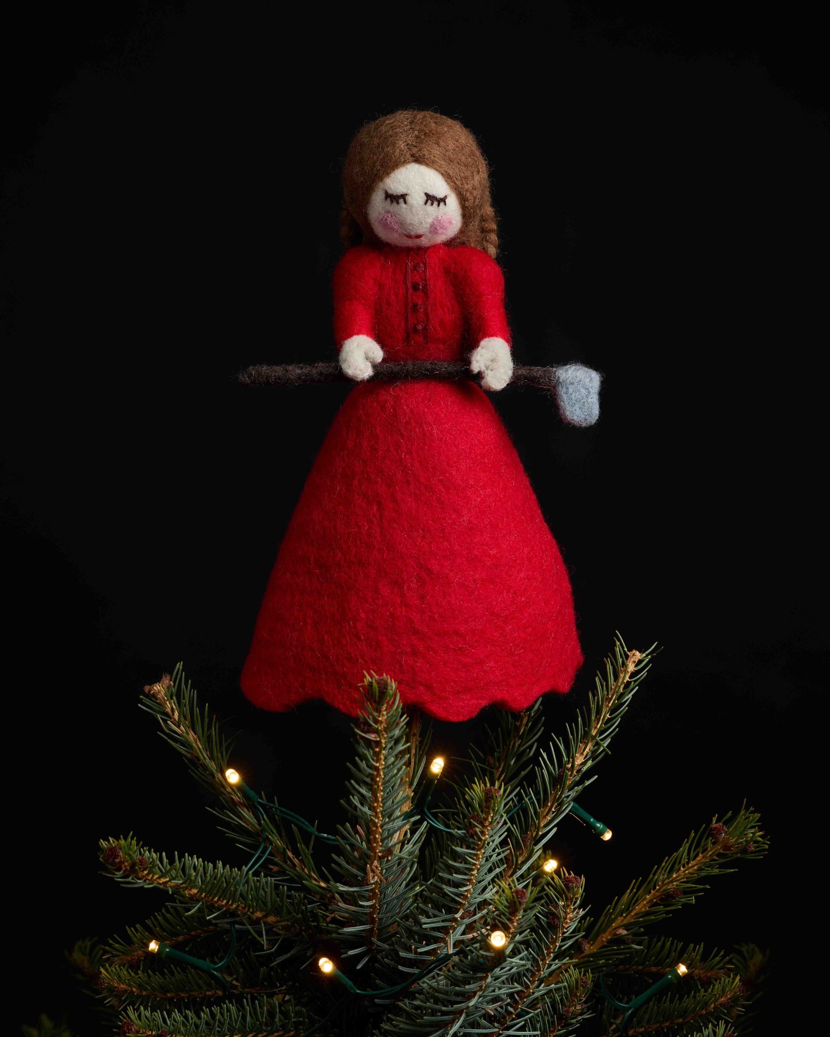 A24推出《珀尔》中米娅·高斯角色形象的「圣诞树星星」装饰，哈哈哈哈哈哈太会了！