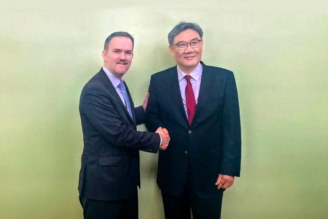 中美在喀麦隆谈完，才过24小时，特朗普宣告，中国翻倍买大豆






会谈中，