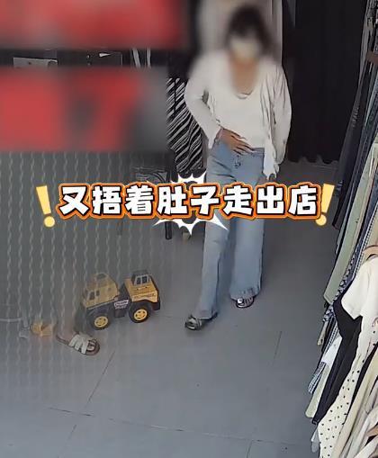 美女在试衣间拉粑粑这个事真的是让人有些接受不了。是服装店没有卫生间么？即便没有卫