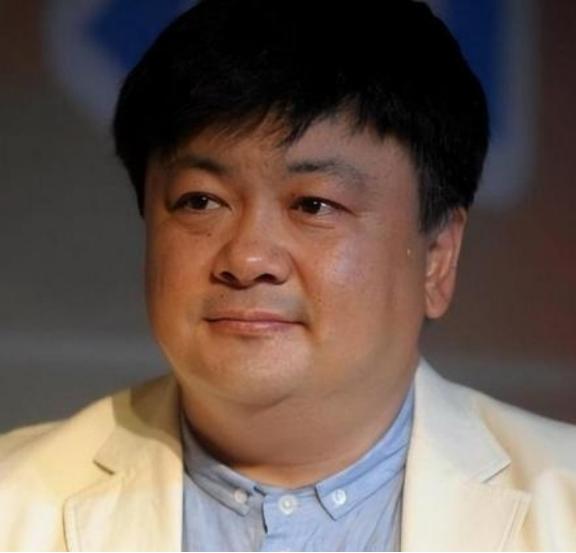 1991年，保姆向洪剑涛借10万买房，洪剑涛二话不说便将钱给了她，谁知，十几年后