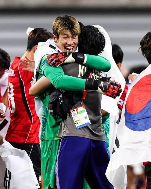 【唯一的奖励】韩国队1比0击败日本队，实现亚运男足4连冠，赛后梁民革表示：“我觉