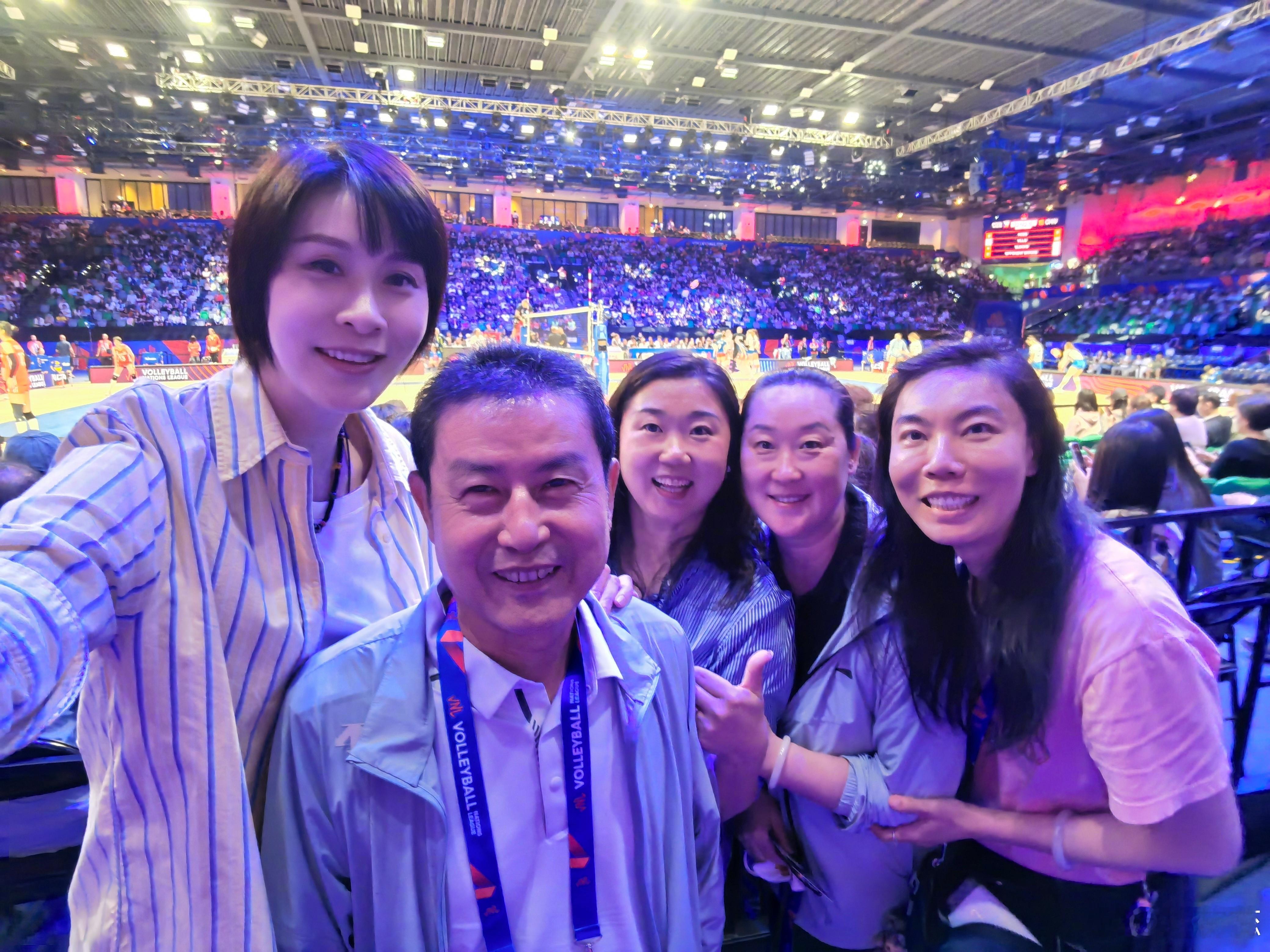 排球人的一场相聚[抱一抱]情谊相随，永不搁浅[鲜花]大家都要好好哒[爱你][爱你