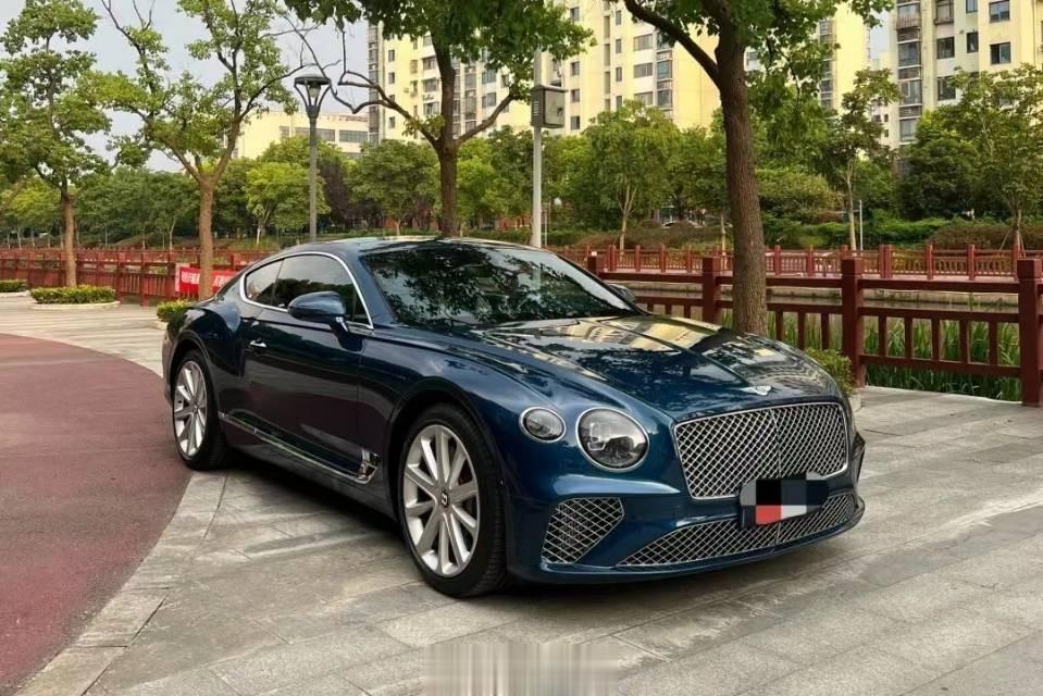 宾利 欧陆 GT W12 蓝外/亚麻白 极品二手车[酷]20年3月上牌，安全行驶