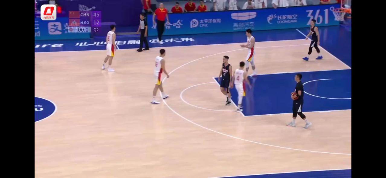 中国男篮小组赛第三场半场45：12香港队，可以发现很多问题：
1、中国男篮传统优