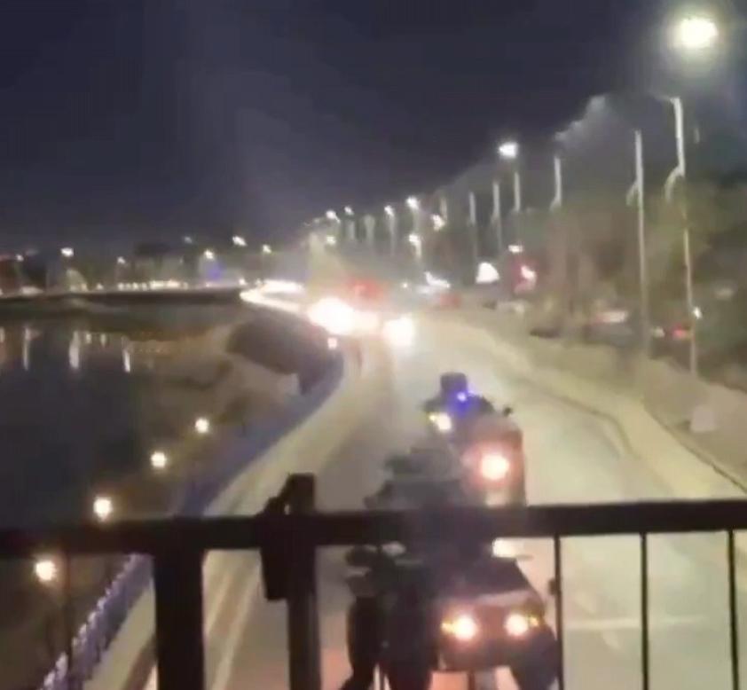 兄弟们，还得是美国仗义！

沙特的美国大使馆被炸了之后，美国第一时间想的不是如何