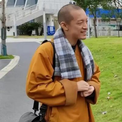 北大数学天才柳智宇出家12年后还俗。他留下了一句让无数人沉默的话："寺庙里的人际