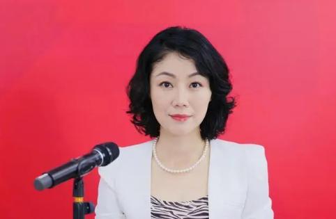 提到女企业家，我们能想到孟晚舟、何超琼等，他们都是自身先天家境优越，再加上后天的