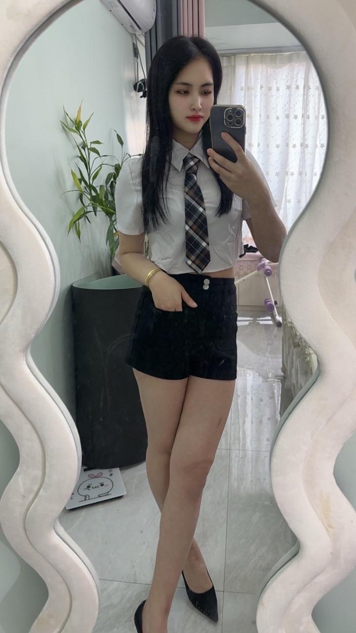 人这一生总有那么一个人，提起全是遗憾，想起满是心酸，爱而不得，念而不忘。