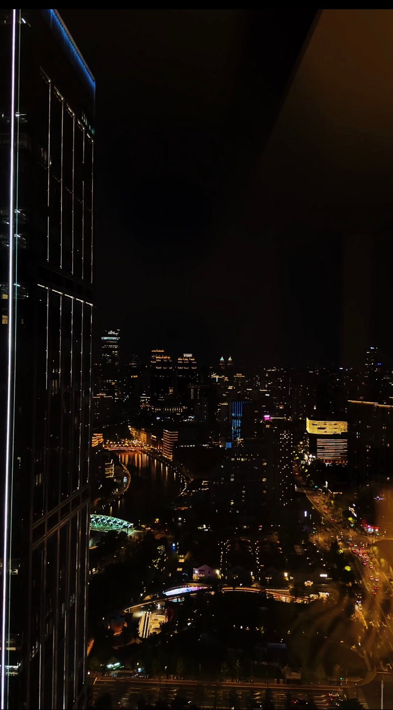 昨天大概是这一周睡眠最好的一天。10:00上床，很快就睡着，中途没醒，直到闹钟。