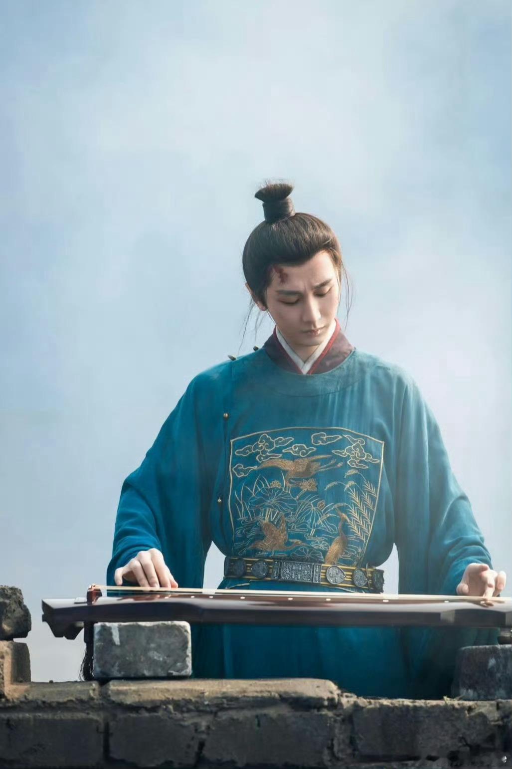 刘大锤曝成毅没谈过恋爱少打扰成毅的私生活，多关注他的好作品，正如成毅所说：“幸福