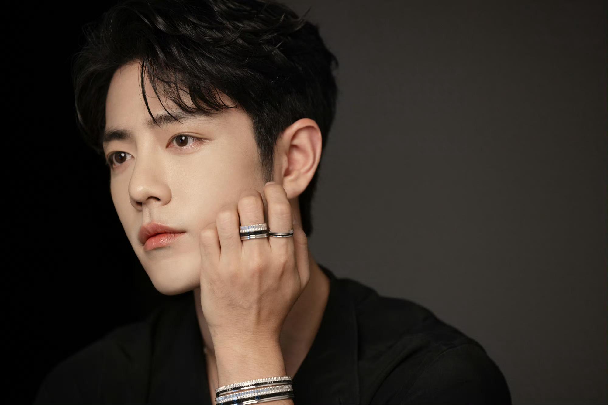 肖战好权威的一张脸，好帅！！矜贵绅士～ 