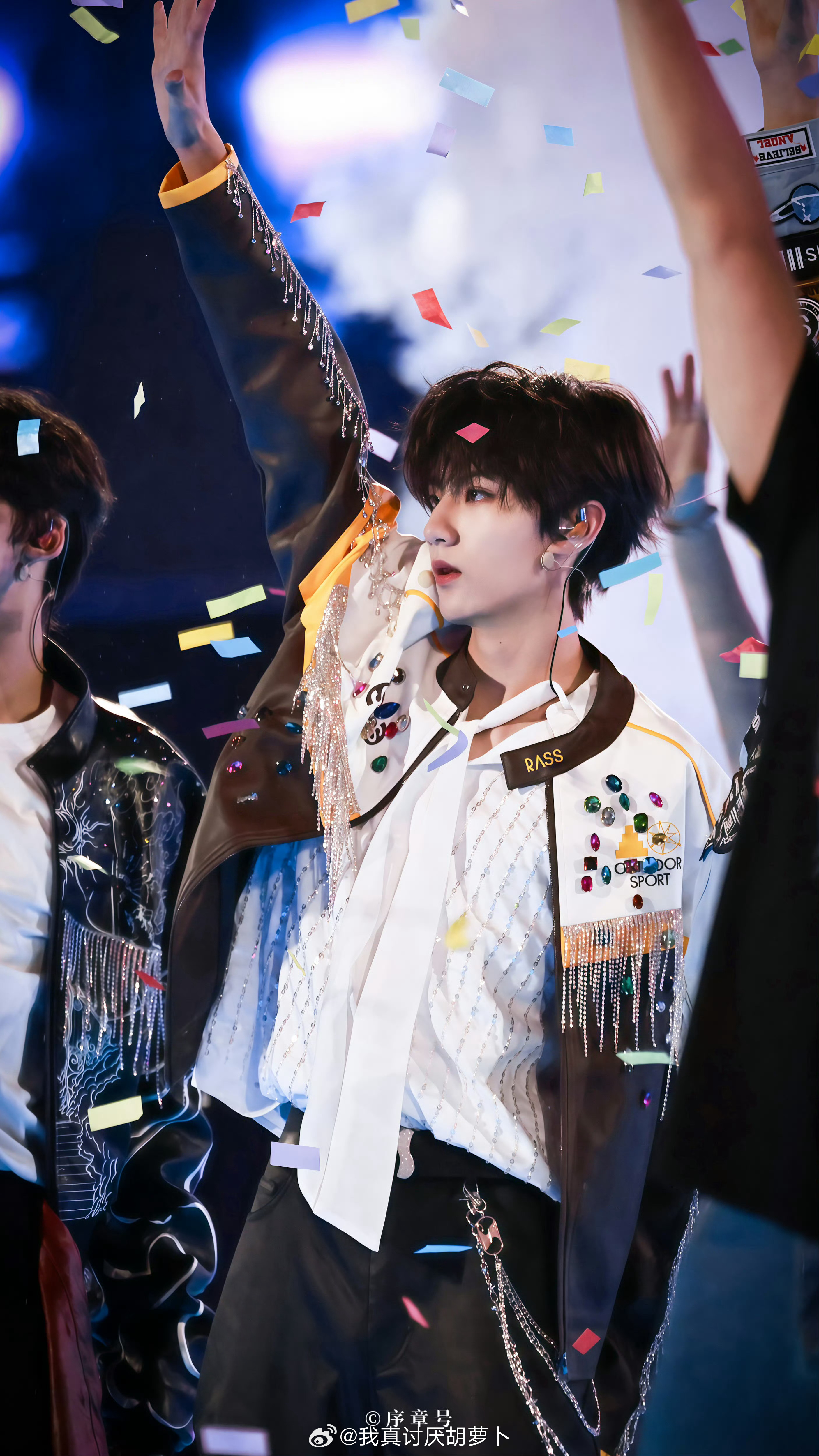 李煜东 私联我有煜感 我儿真的是要红了 一起来看这个地表最帅小升初 