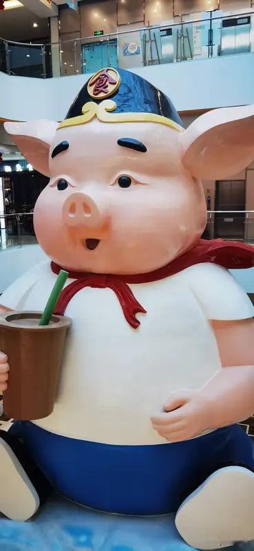 猪八戒最大的悲哀是什么? 猪八戒最大的悲哀呀，可不是贪吃和懒惰那点事儿，而是打从