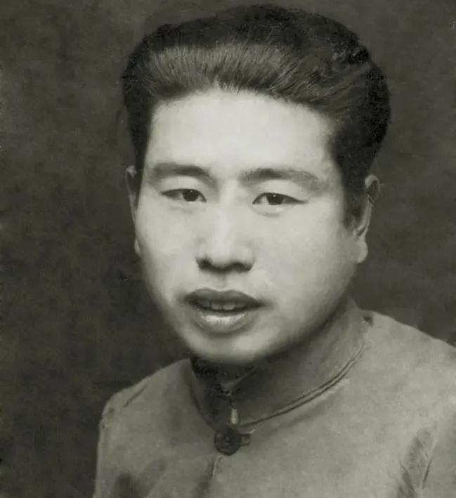 1967年8月6日，中央宣布停止东北局工作。受此事影响最大的就是宋任穷，东北局第