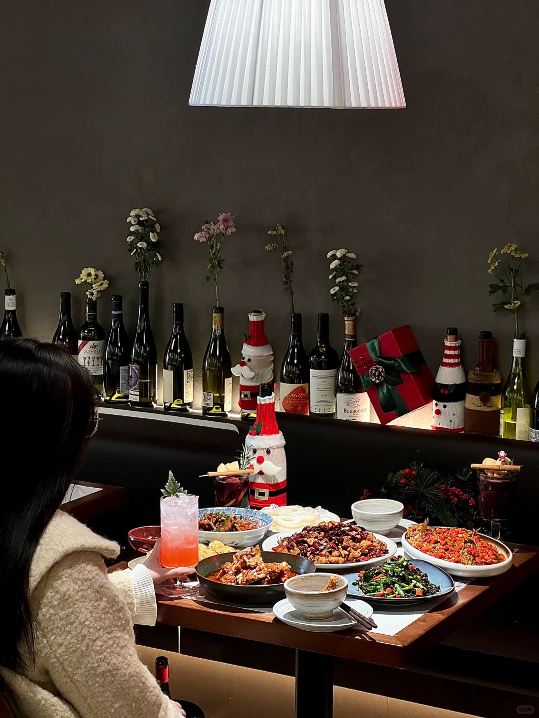 静安寺！吃到了好吃的江西菜bistro🌶️…