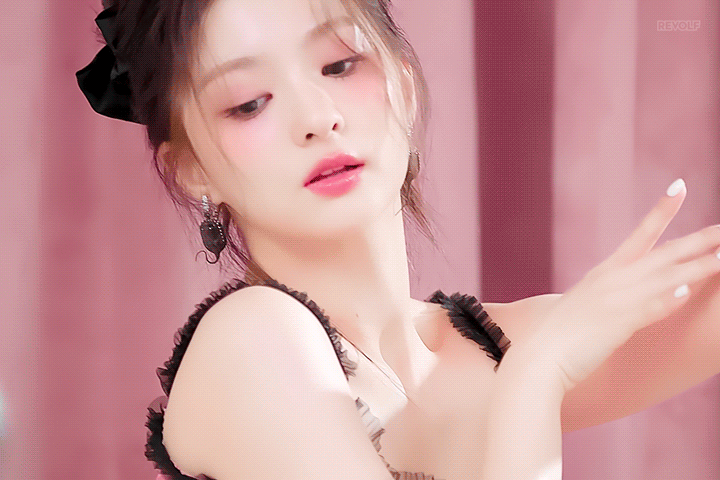 #李娜炅[超话]#🐣#蜜桃笑颜李娜炅# [动图]240105 FM_1.24 