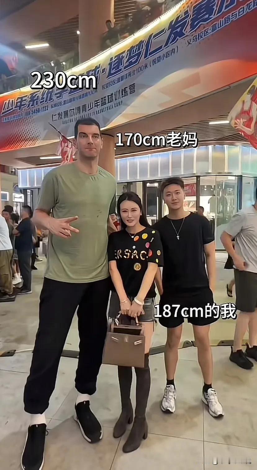 原来170跟187的差距这么小啊？[呲牙]