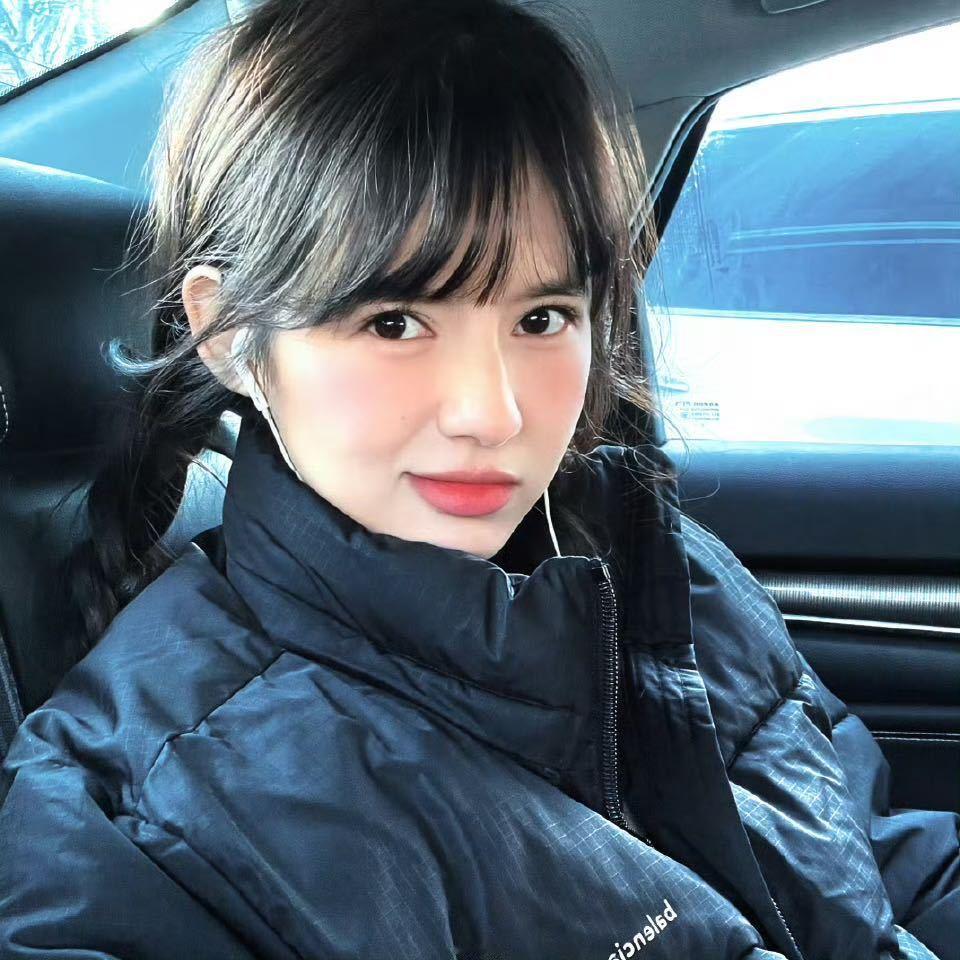 我的头像竟是鹤男 笑死，我妈问我头像里的姑娘是谁，我说叫鹤男，结果我妈说她广场舞