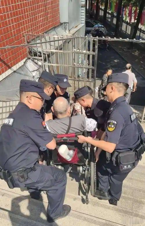 中国特警vs美国特警  中国特警vs美国特警